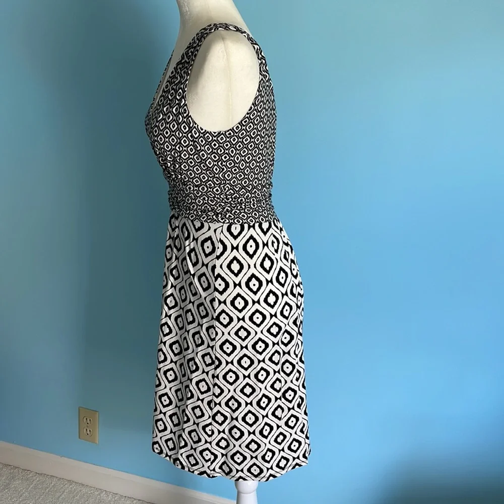 Ann Taylor Black & White Dress Size Small - Picture 6 of 7